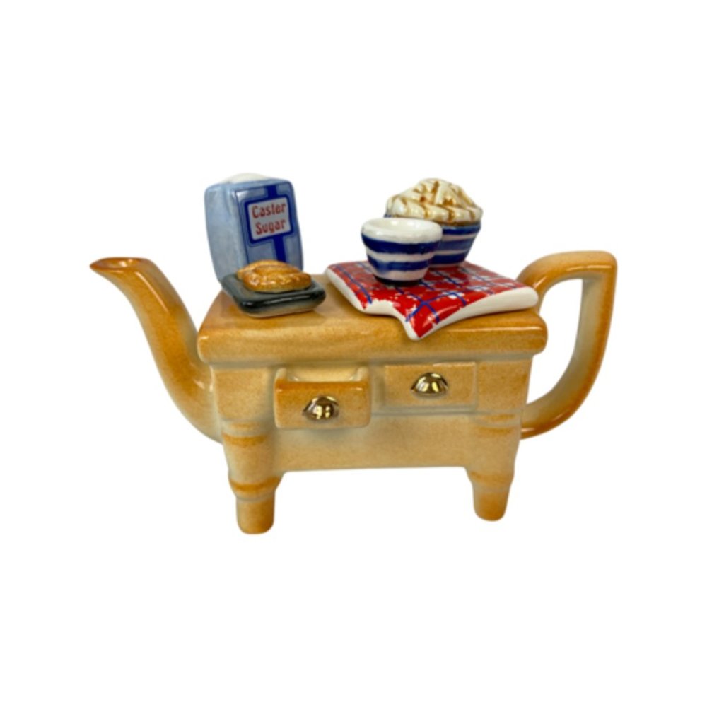 CARDEW DESIGN BAKING DAY TEAPOT MADE IN ENGLAND MEDIUM SIZE